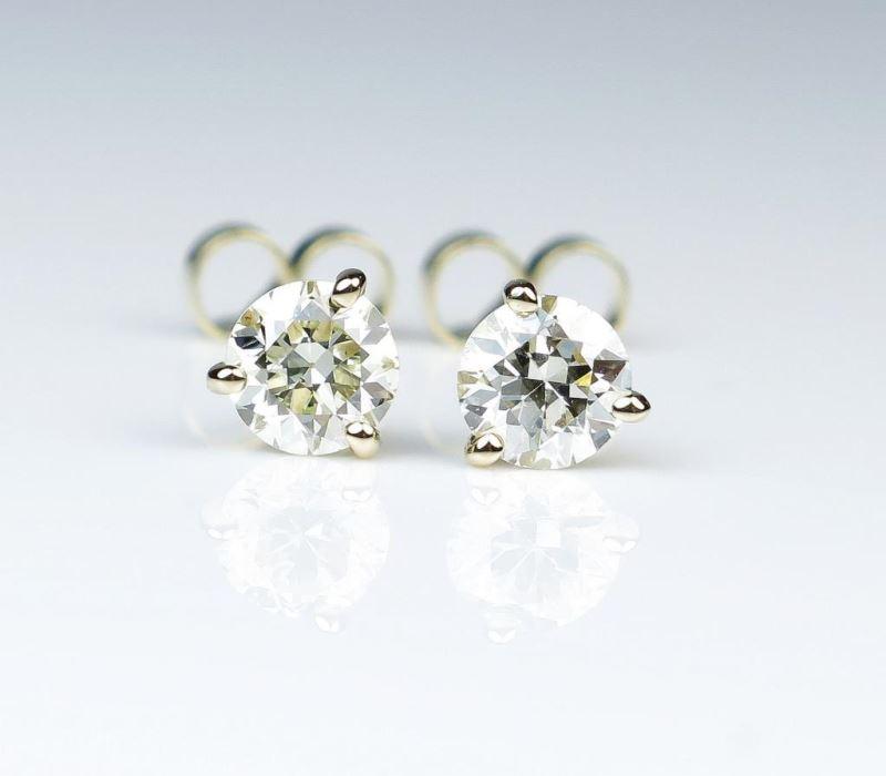 Dazzling Round Cut Diamond Earrings