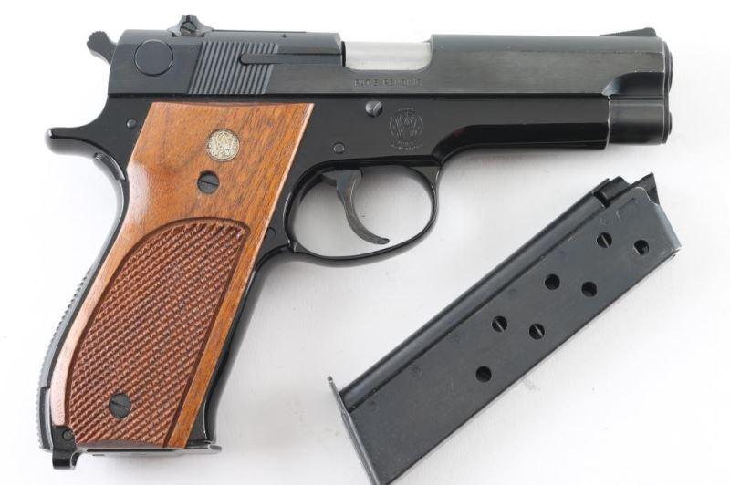 Smith & Wesson 39-2 9mm SN: A204181