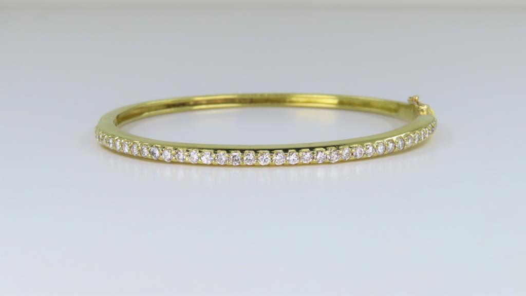 Beautiful Fine Quality Tiffany Style Diamond