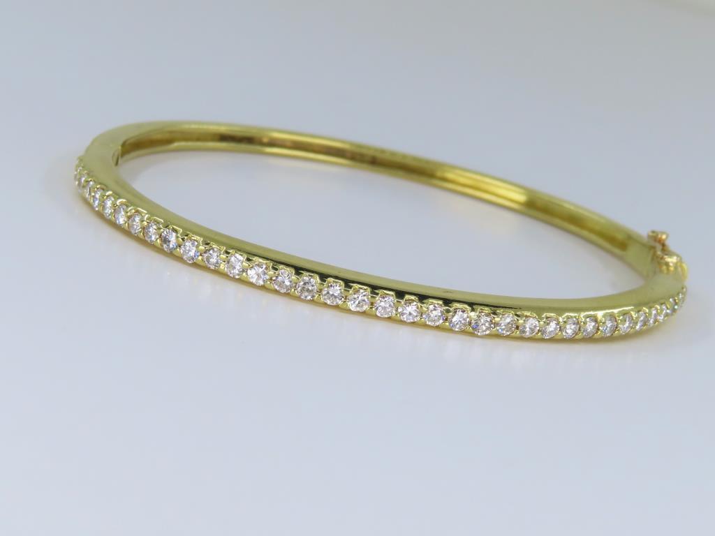Beautiful Fine Quality Tiffany Style Diamond