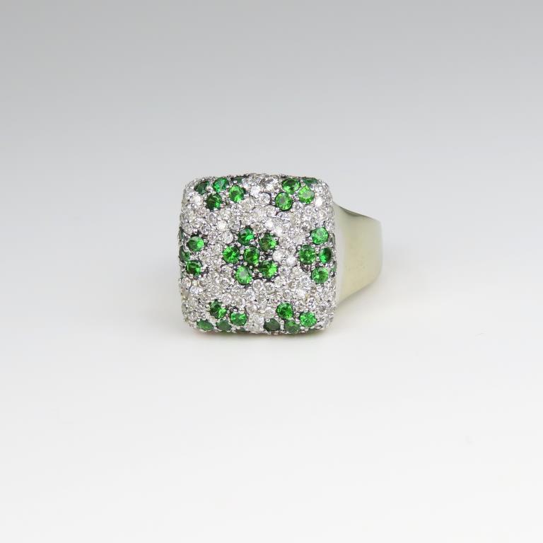 Glamorous Tsavorite Garnet & Diamond Ring