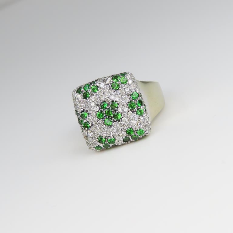 Glamorous Tsavorite Garnet & Diamond Ring