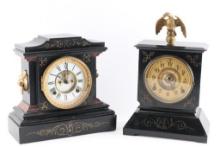 Lot of 2 Clocks