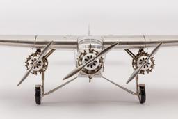 19PR-5 METAL MODEL OF AIRCRAFT