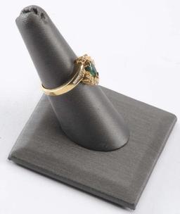 19RPS-40 EMERALD & DIAMOND RING