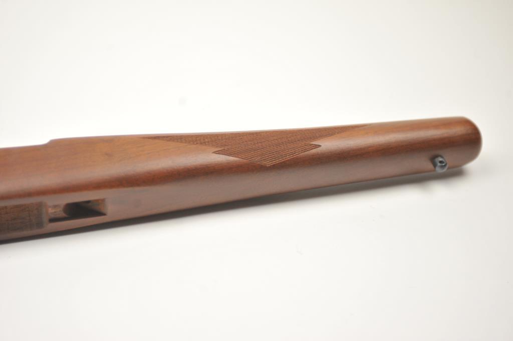 20HI-115 RUGER M77 WALNUT STOCK W/RED PAD