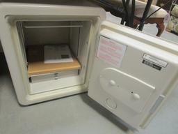 Sentry 2260 Combination Lock Safe
