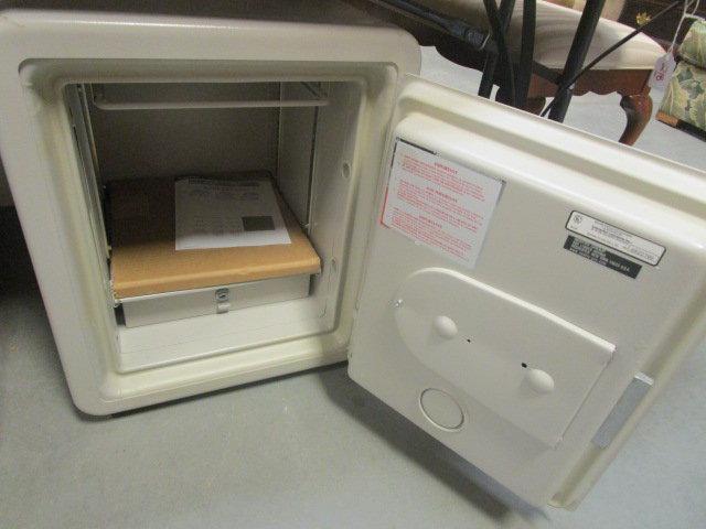 Sentry 2260 Combination Lock Safe