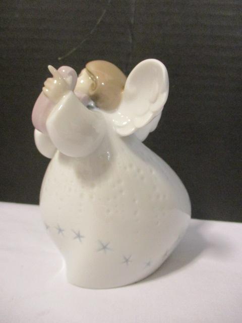 Lladro 6528 Little Angel with Lyre Harp Figurine