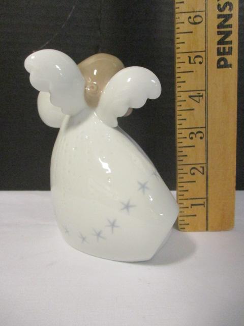 Lladro 6528 Little Angel with Lyre Harp Figurine