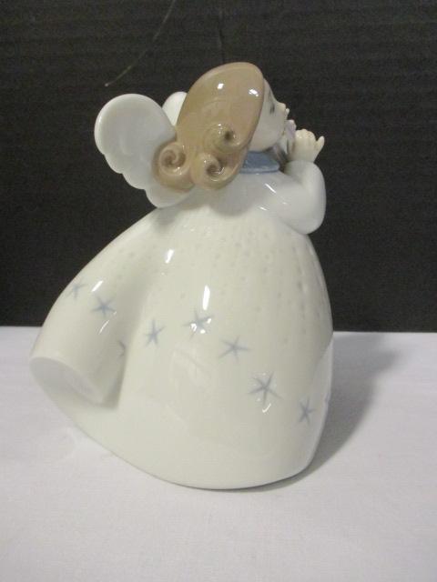 Lladro 6528 Little Angel with Lyre Harp Figurine