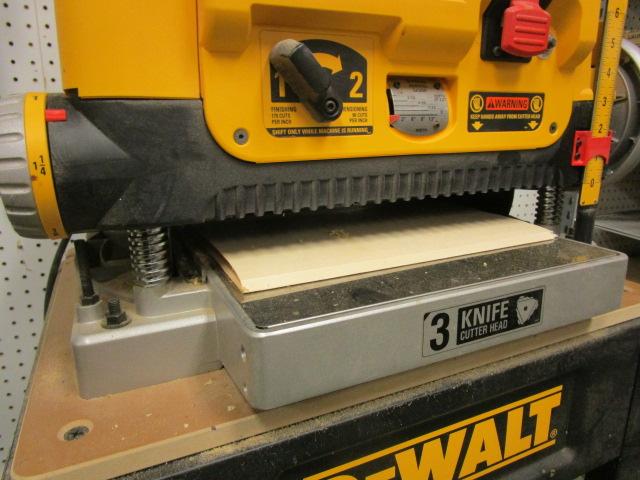 DeWalt Planer with 3 Knife Cutter Head