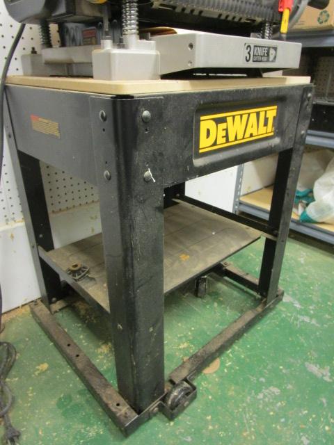 DeWalt Planer with 3 Knife Cutter Head