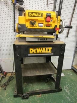 DeWalt Planer with 3 Knife Cutter Head