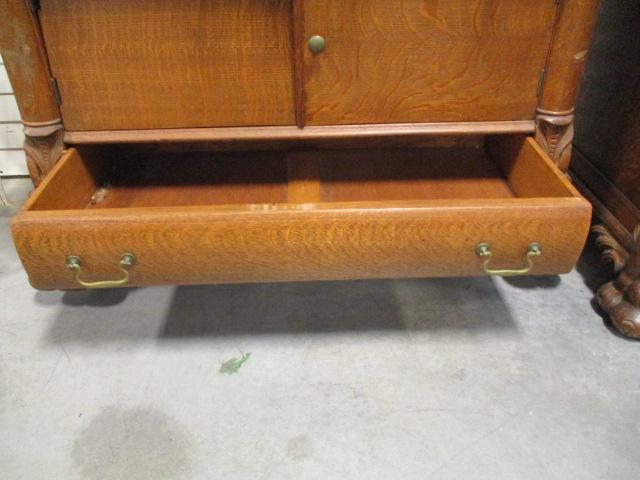 Tiger Oak Wash Stand with Paw Feet and Beveled Mirror