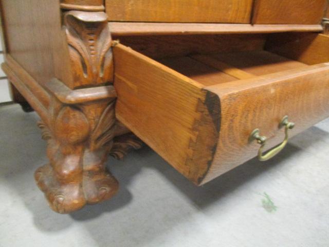 Tiger Oak Wash Stand with Paw Feet and Beveled Mirror