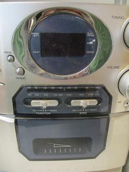 Durabrand AM/FM/CD/Cassette Stereo System