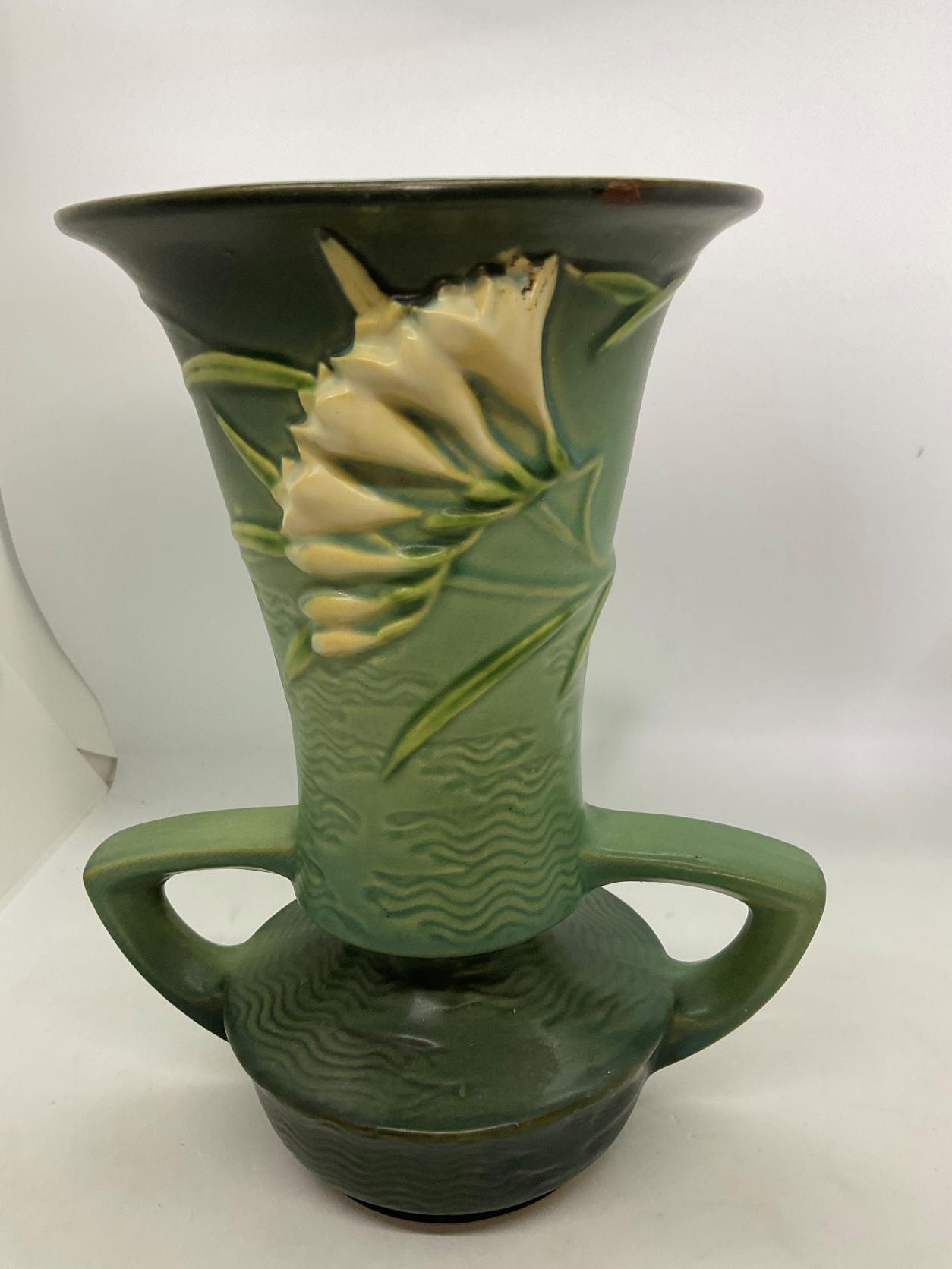 Roseville 124-9 Freesia 2 Handled Vase