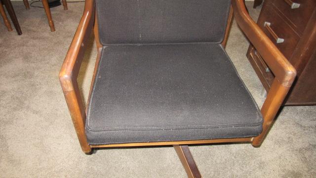 Midcentury Alma Desk Co. High Point, NC "Administrator" Desk and Jasper Seating
