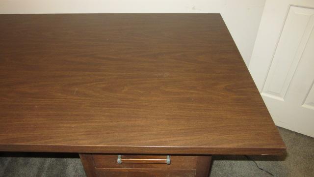 Midcentury Alma Desk Co. High Point, NC "Administrator" Desk and Jasper Seating