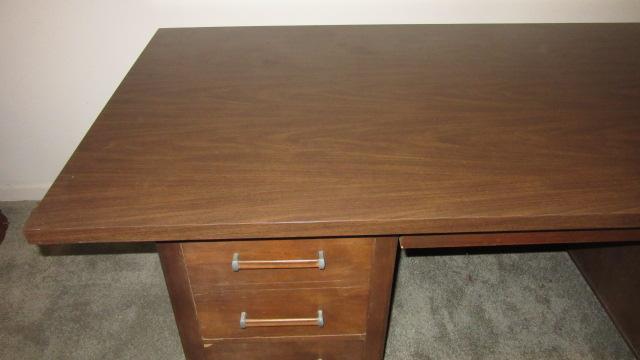 Midcentury Alma Desk Co. High Point, NC "Administrator" Desk and Jasper Seating