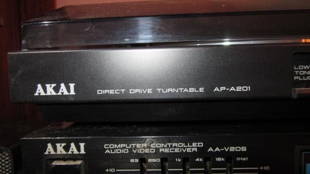 AKAI Stereo System with Pair of Recoton Corp. Speakers