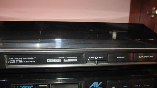 AKAI Stereo System with Pair of Recoton Corp. Speakers