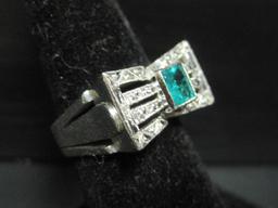 18k White Gold Emerald Ring