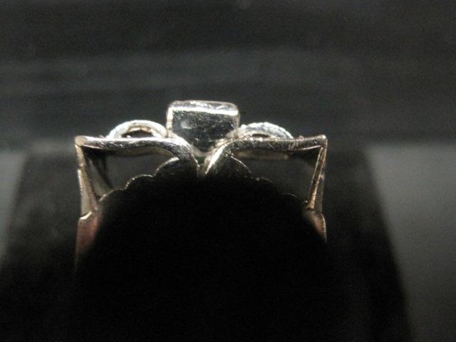18k White Gold Emerald Ring