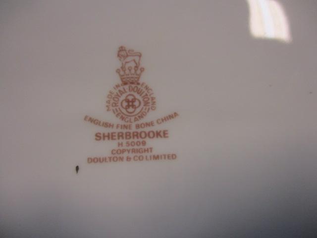 Royal Doulton Sherbrooke China (68 PC)
