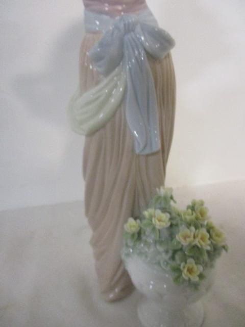 Lladro "Paris in Bloom" Porcelain Figurine #6280