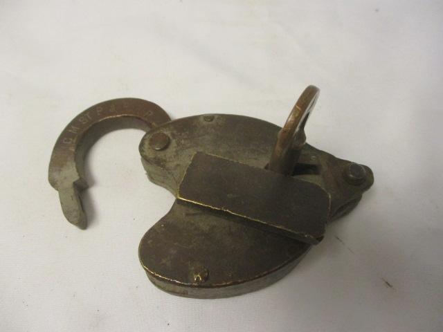 Antique Hansl. Mfg. Co. Chicago, Minneapolis, St. Paul & Pacific Railroad Solid Brass Padlock with K