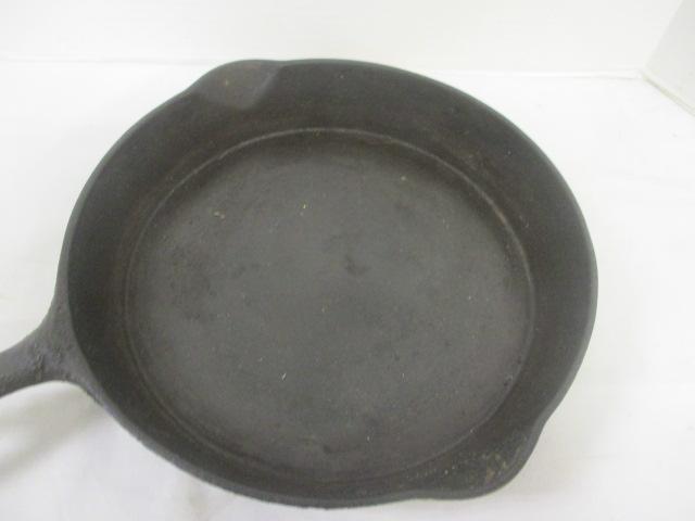 Vintage Hardwick Stove Co., Cleveland Cast Iron 10" Fry Pan