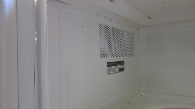 GE White Turntable Microwave