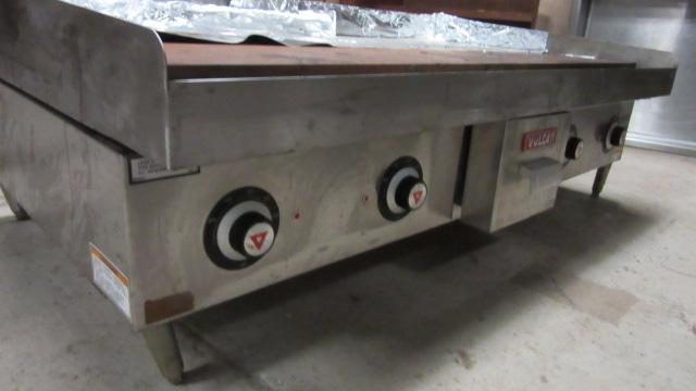 Vulcan Model HEG48D-1 Electric Professional Restaurant Flat Top Griddle