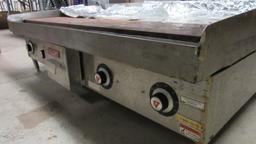 Vulcan Model HEG48D-1 Electric Professional Restaurant Flat Top Griddle