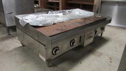 Vulcan Model HEG48D-1 Electric Professional Restaurant Flat Top Griddle