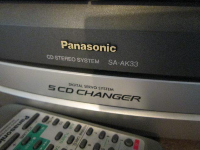 Panasonic CD Stereo System with Two Speakers