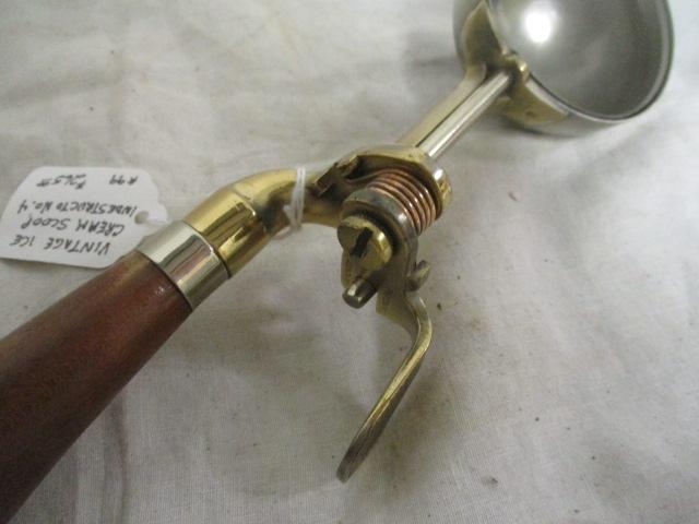 Indestructo #4 Wood Handle Ice Cream Scoop