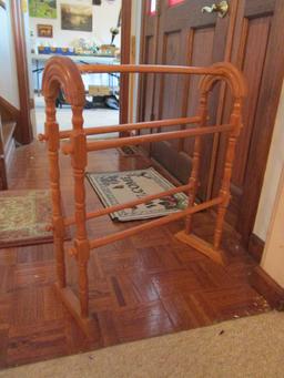 Wood Spindle Quilt Rack