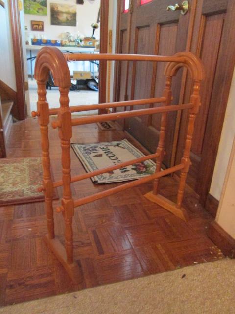 Wood Spindle Quilt Rack