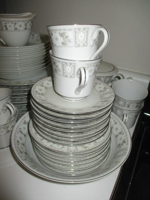 52 Pieces of Interlude Fine China