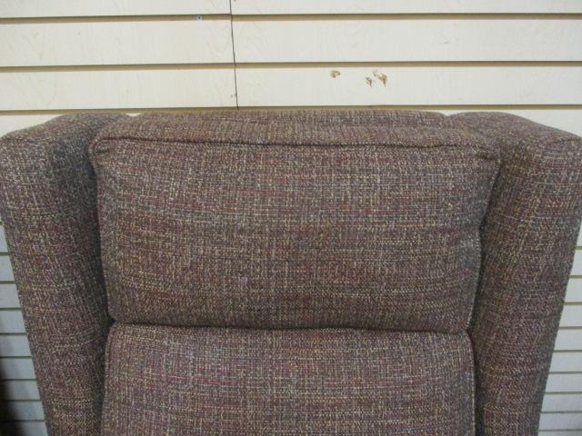 King Hickory Manual Recliner w/tweed upholstery