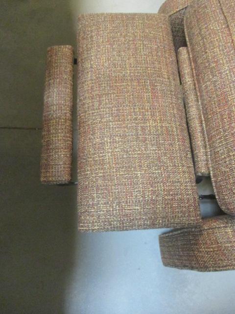 King Hickory Manual Recliner w/tweed upholstery