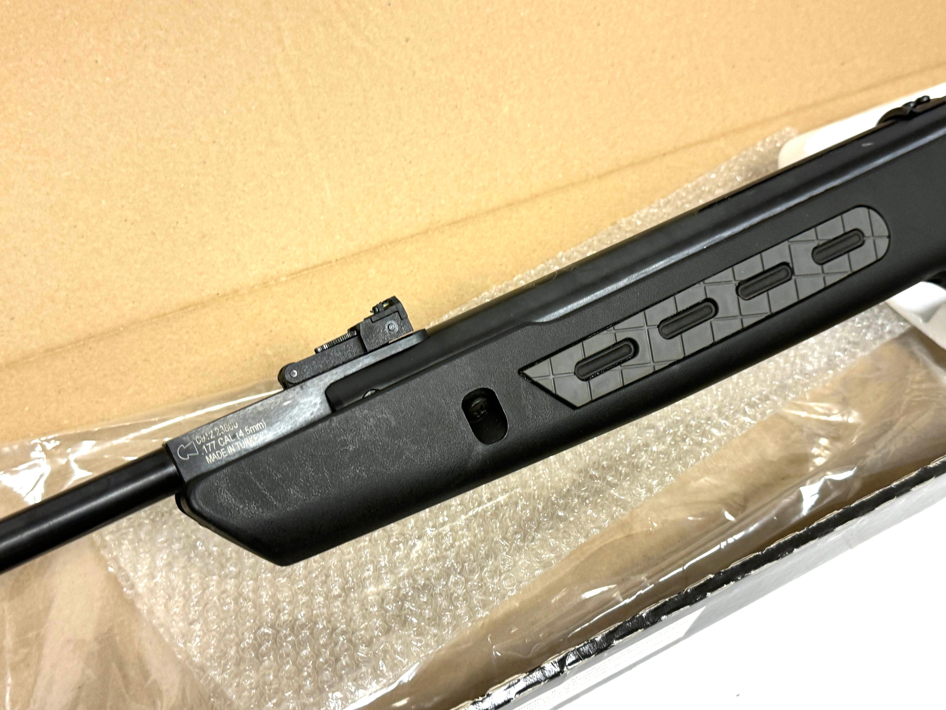 Hatsan 1000S Striker High Performance Break Barrel Air Rifle in Box