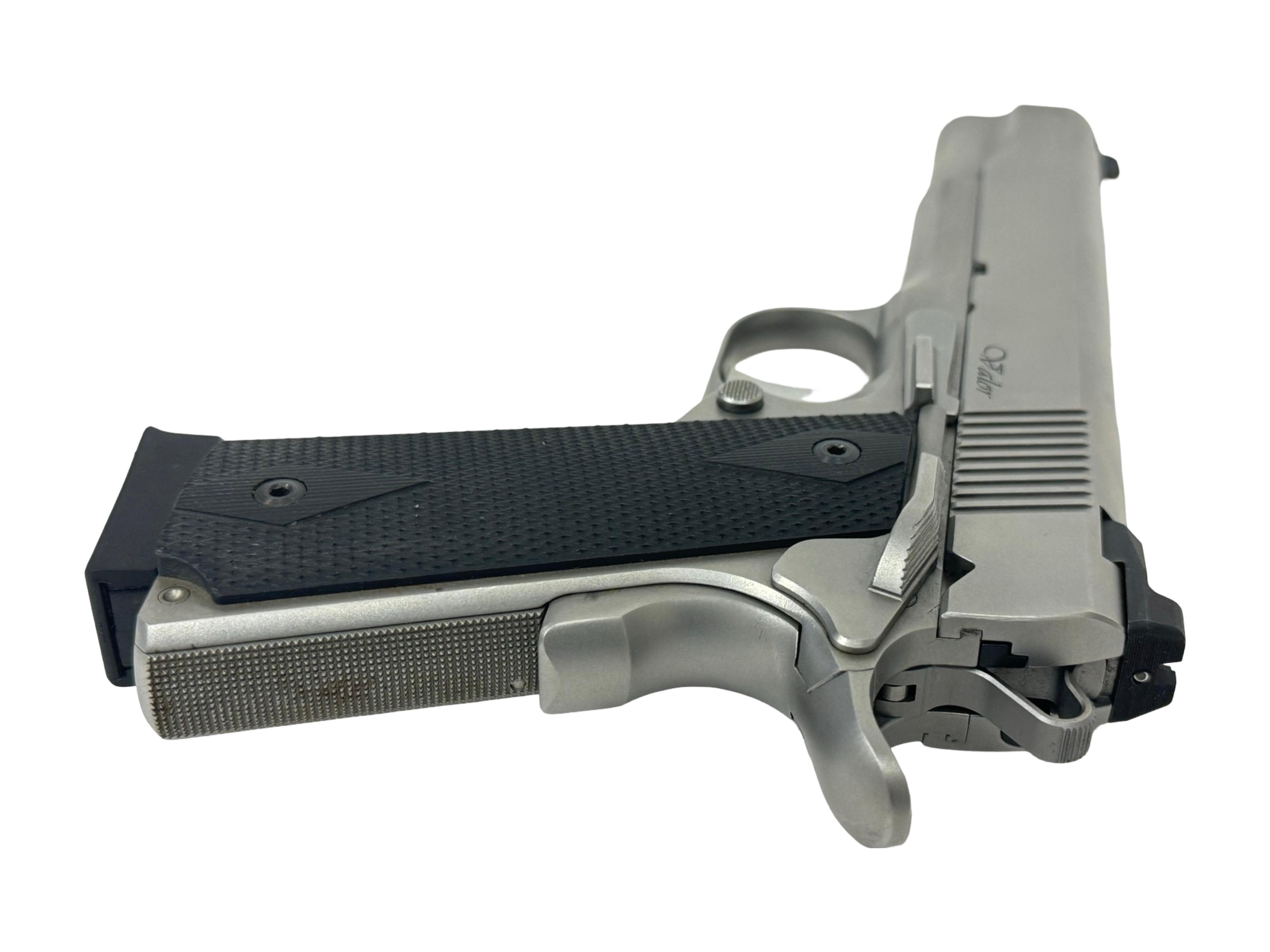 NIB Rare CZ / Dan Wesson Valor 1911 Stainless Steel .45 ACP Semi-Automatic Pistol with (3) Magazines