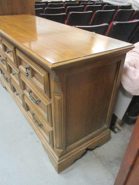 Thomasville 9 Drawer Dresser