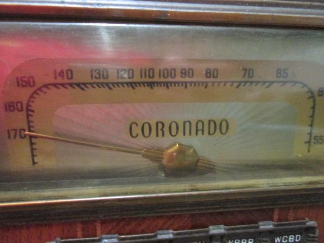 Vintage 1939 Coronado 813A Tube Table Top Radio