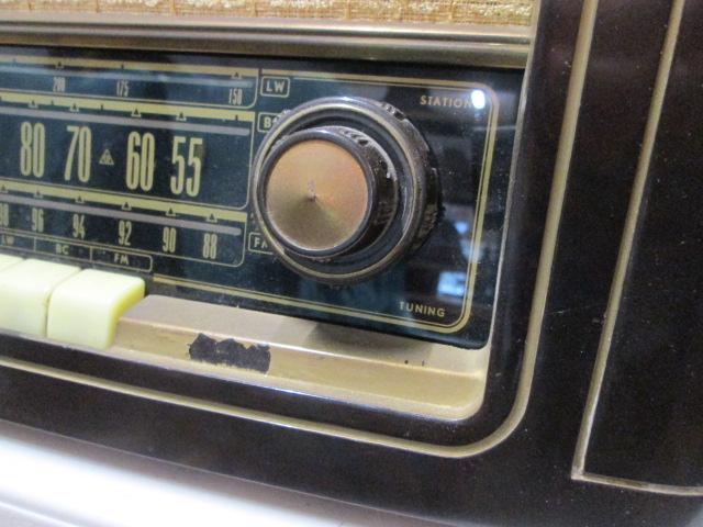 Vintage 1957 Electrically Restored Grundig Majestic Model 941 W Tube Table Top Radio
