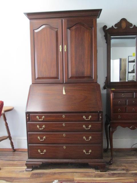 Henkel-Harris Virginia Galleries Jamestown Collection Mahogany Secretary